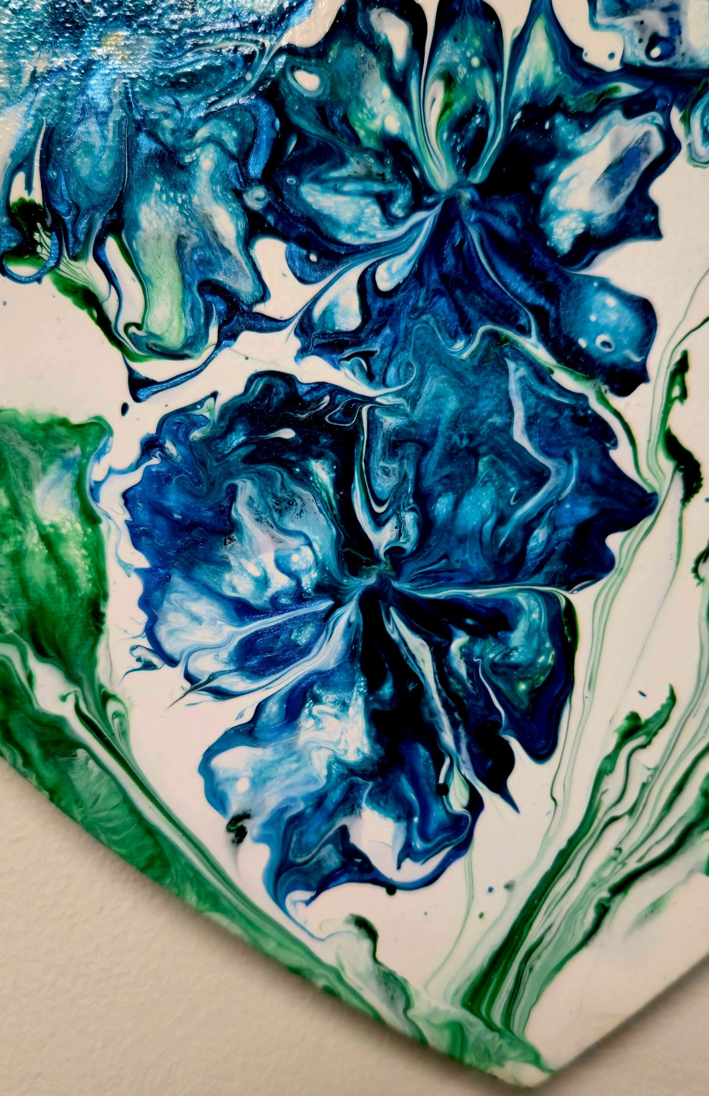 Błękitny Ogród – Obraz Abstrakcyjny Pouring Art (30cm)