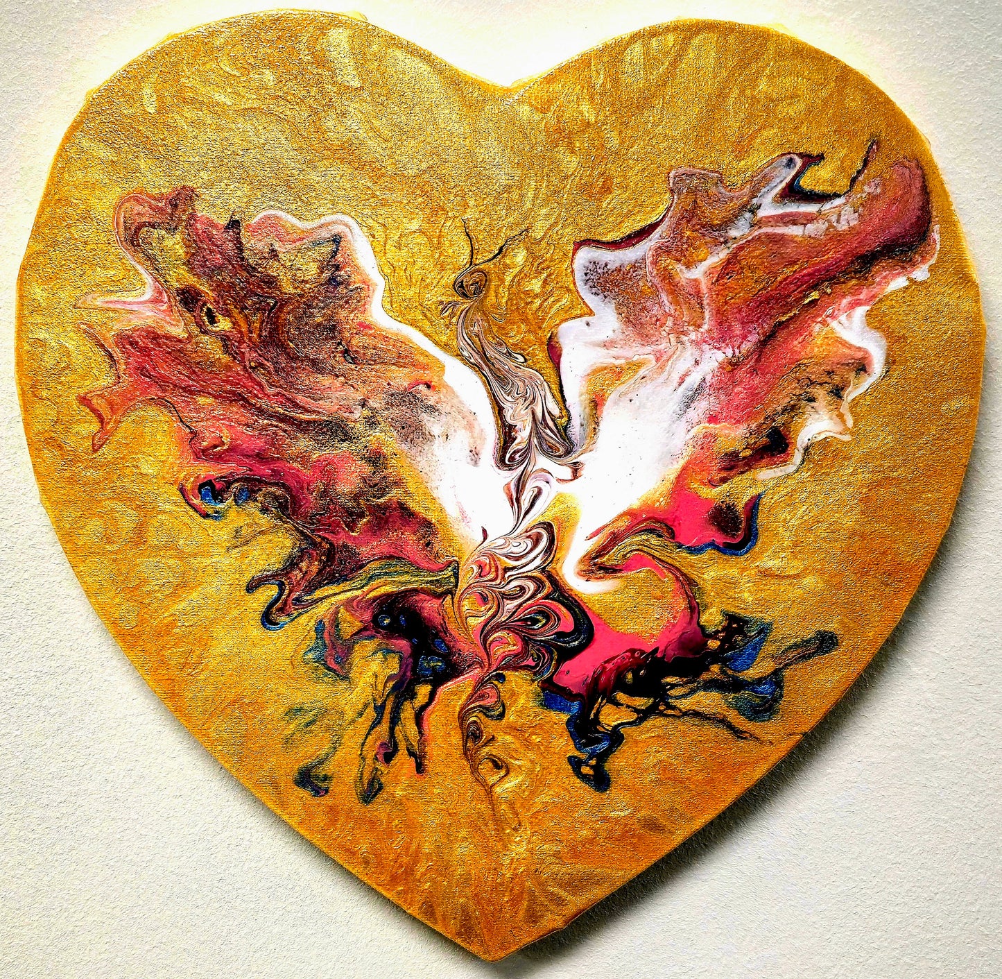 Złoty Motyl – Obraz Abstrakcyjny Pouring Art (30cm)
