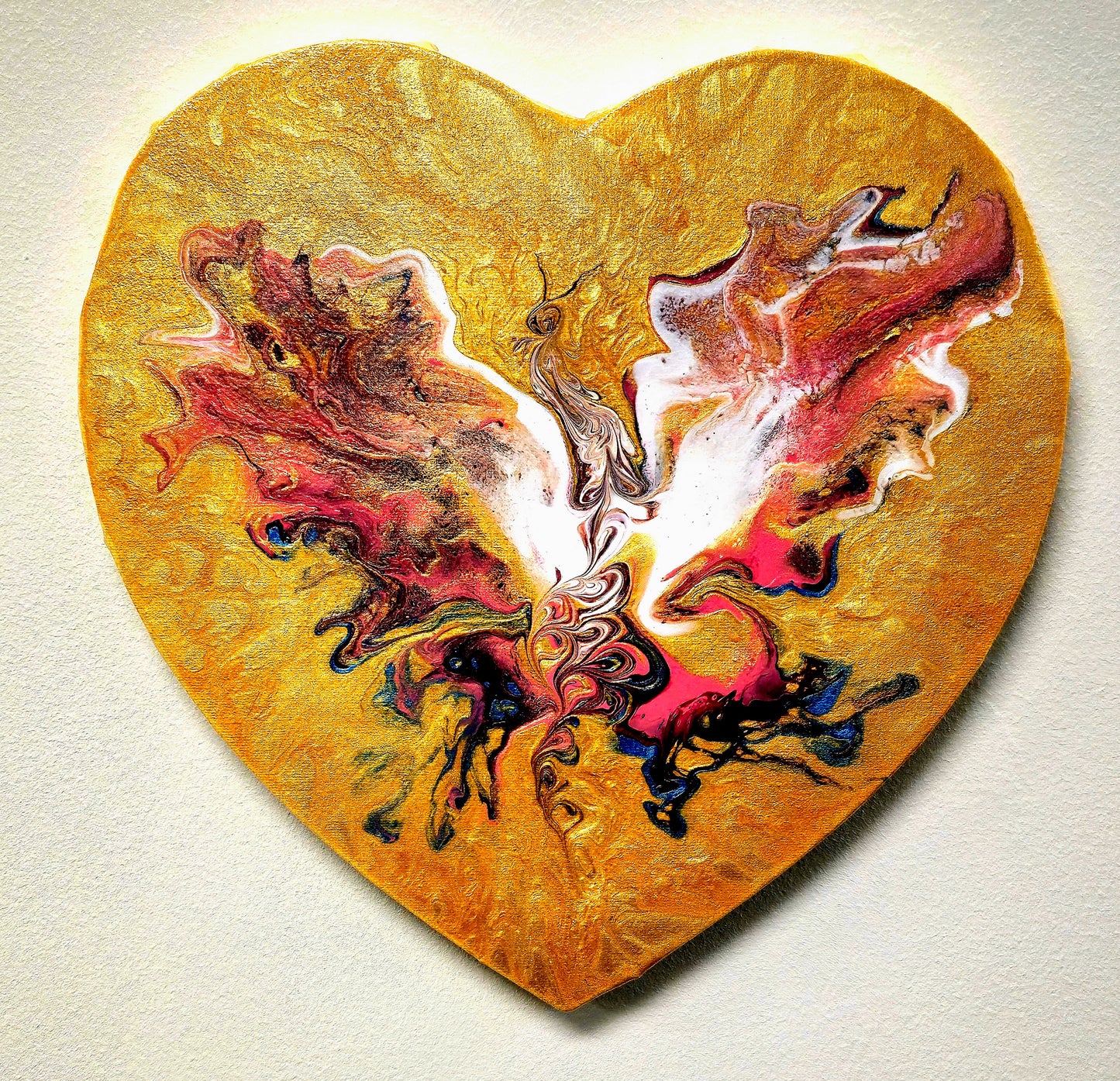 Złoty Motyl – Obraz Abstrakcyjny Pouring Art (30cm)