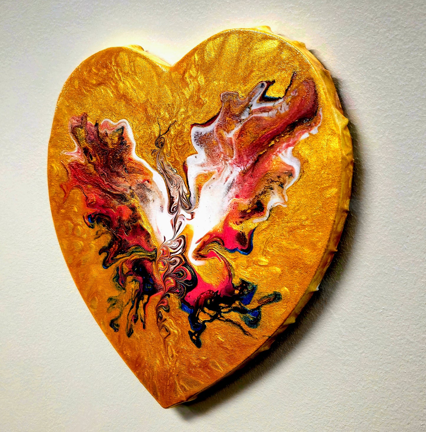 Złoty Motyl – Obraz Abstrakcyjny Pouring Art (30cm)