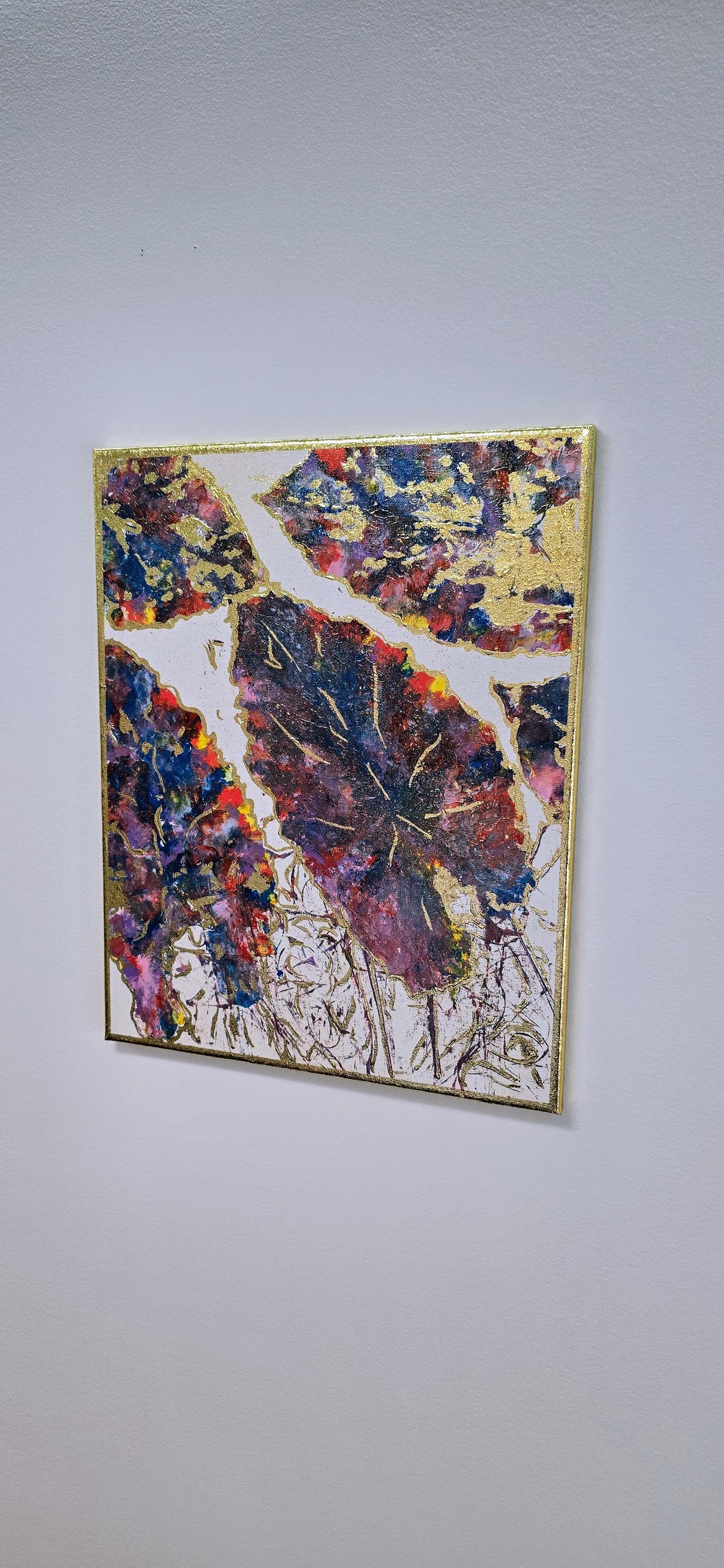 Alokazja w Blasku Złota – Obraz Abstrakcyjny Mixed Media 40x50 cm