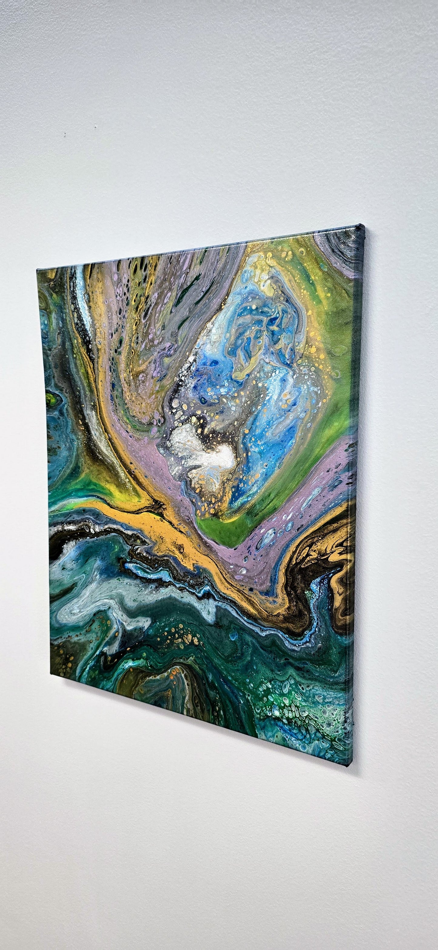 Złota Rzeka Kosmosu – Obraz Abstrakcyjny Pouring Art 40x50 cm