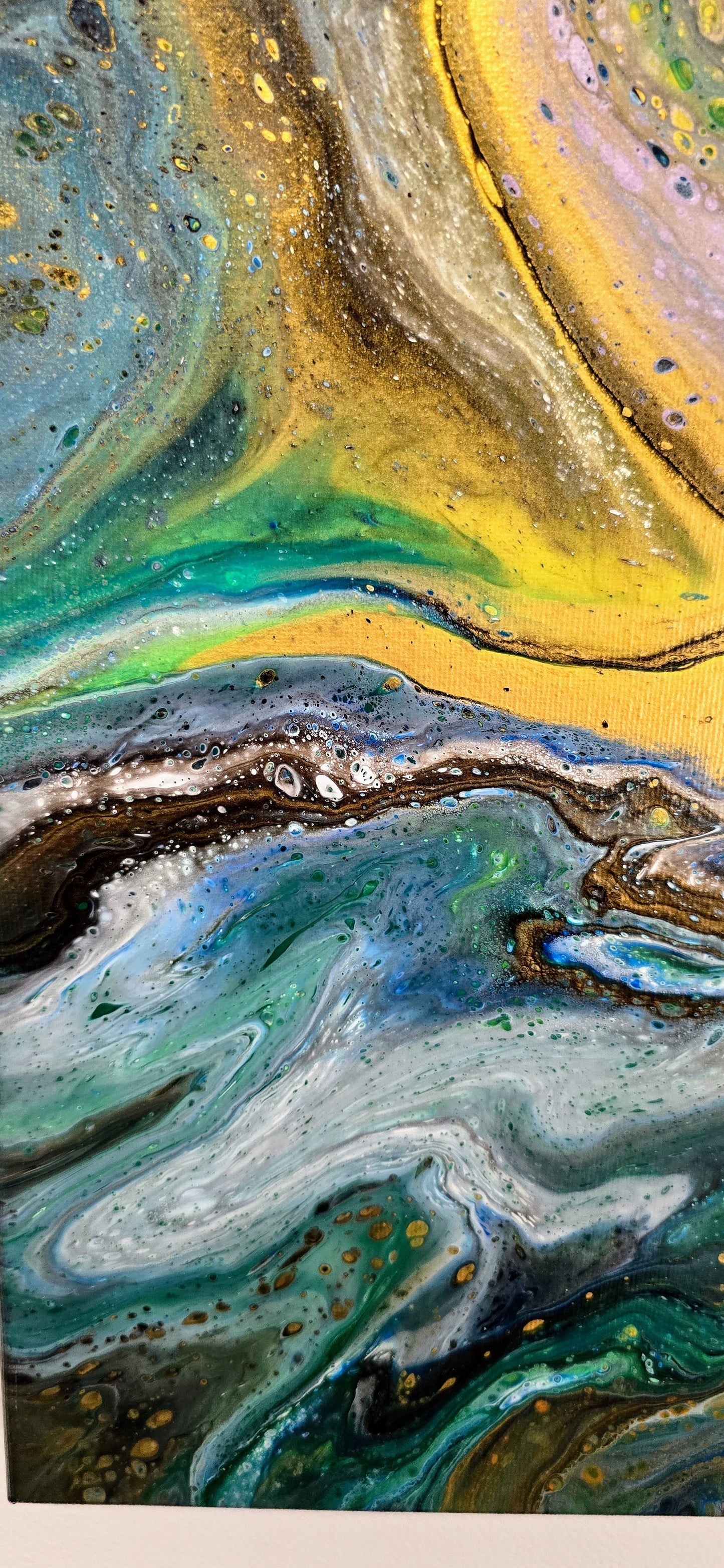 Złota Rzeka Kosmosu – Obraz Abstrakcyjny Pouring Art 40x50 cm