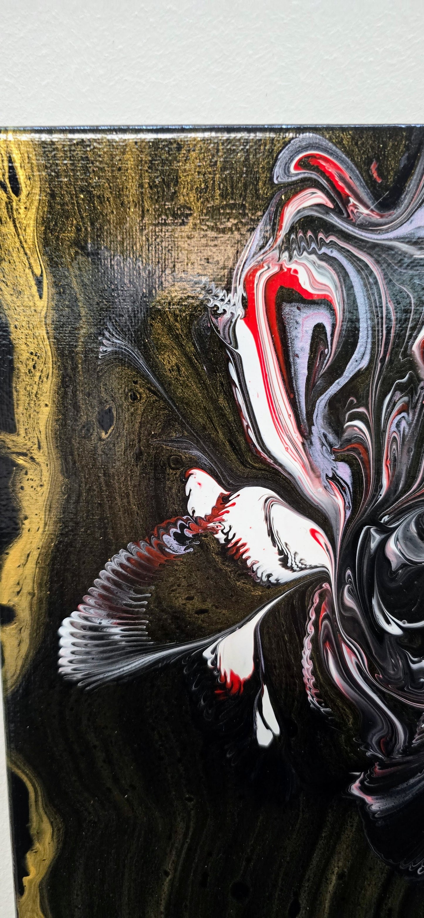 Kwiat Nocy – Obraz Abstrakcyjny Pouring Art 25x30 cm