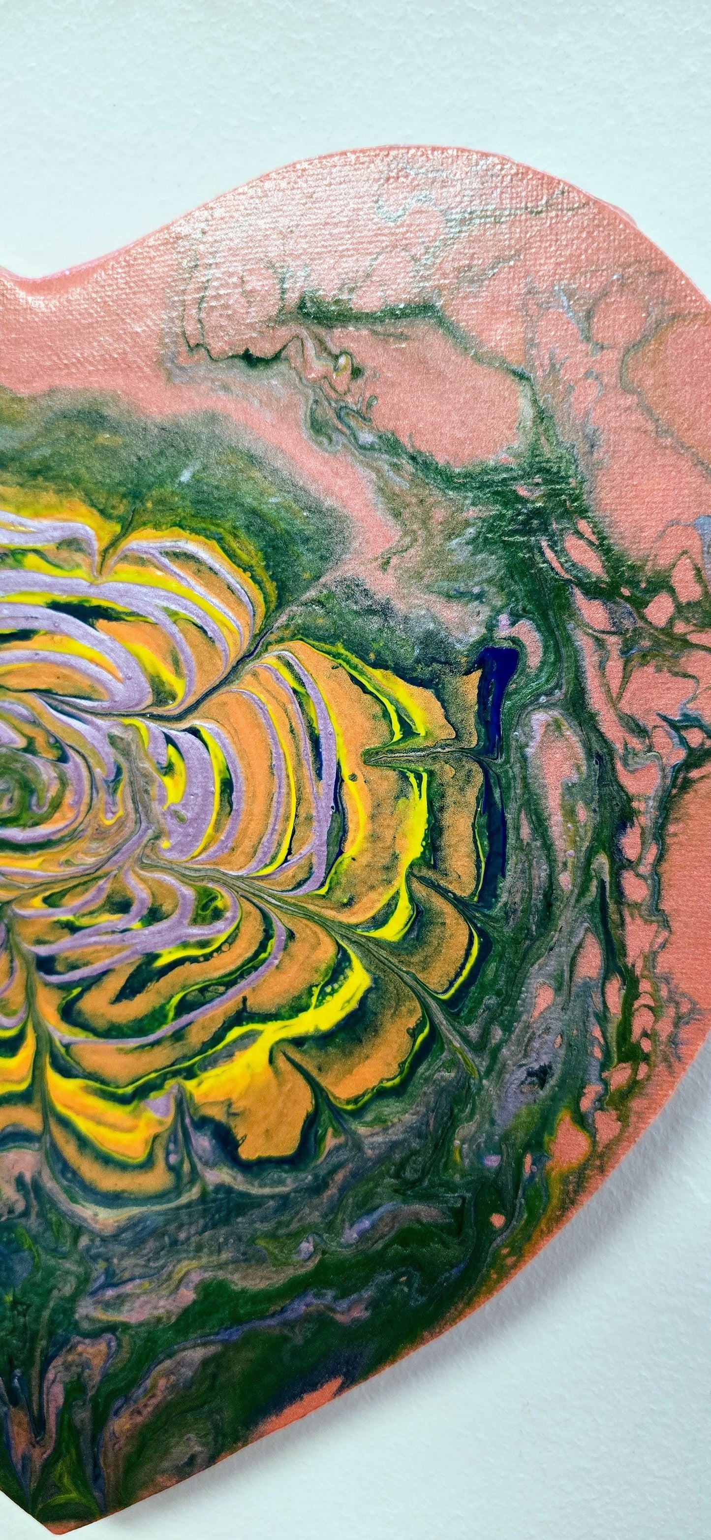 Róża w Sercu – Obraz Serce Pouring Art 29 cm