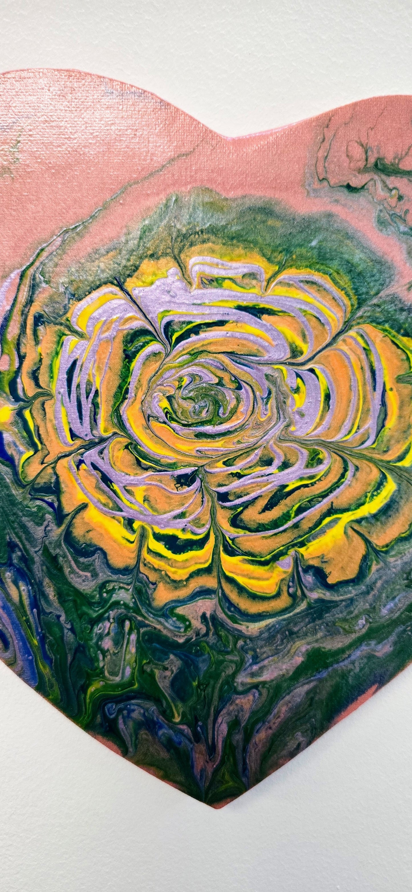 Róża w Sercu – Obraz Serce Pouring Art 29 cm
