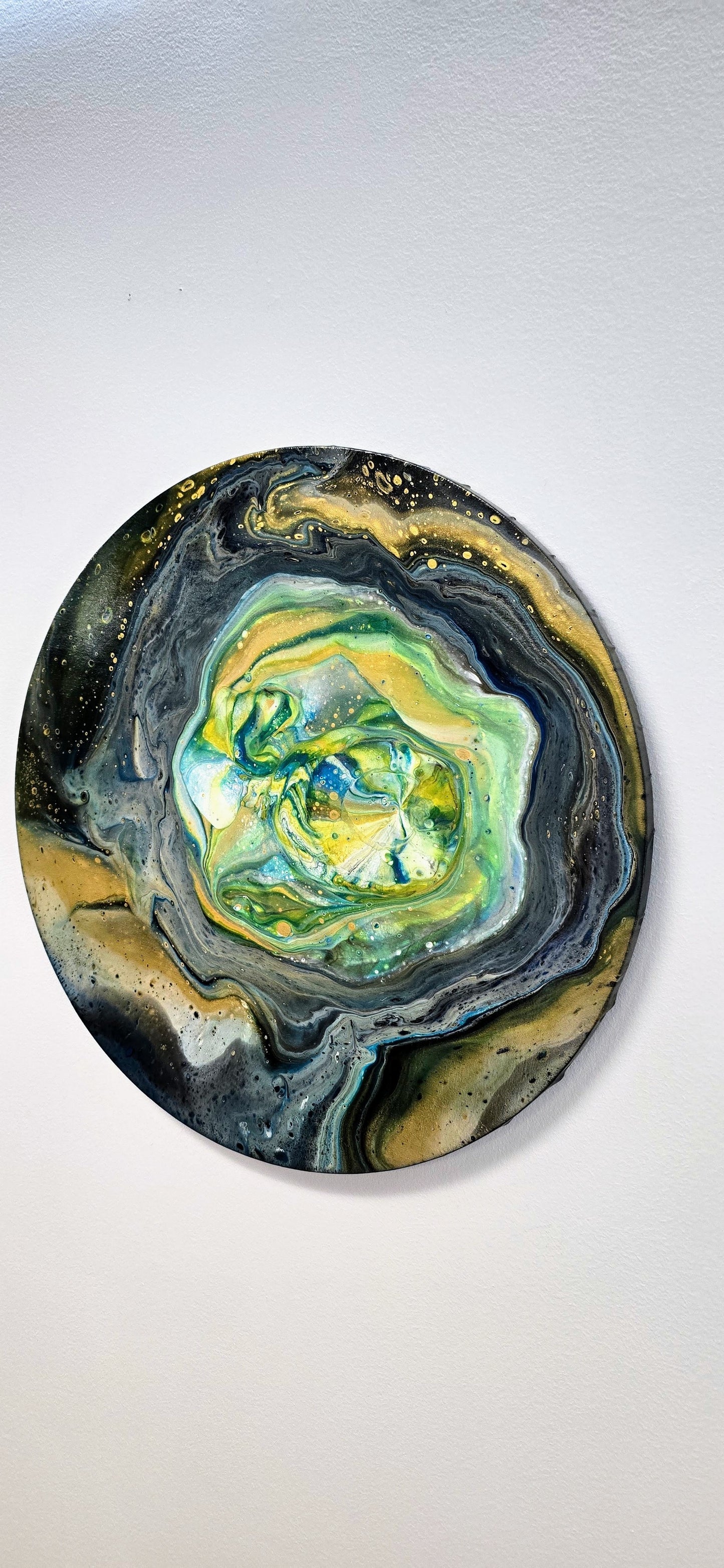 Oko Gazowego Giganta – Okrągły Obraz Abstrakcyjny Pouring Art 50 cm