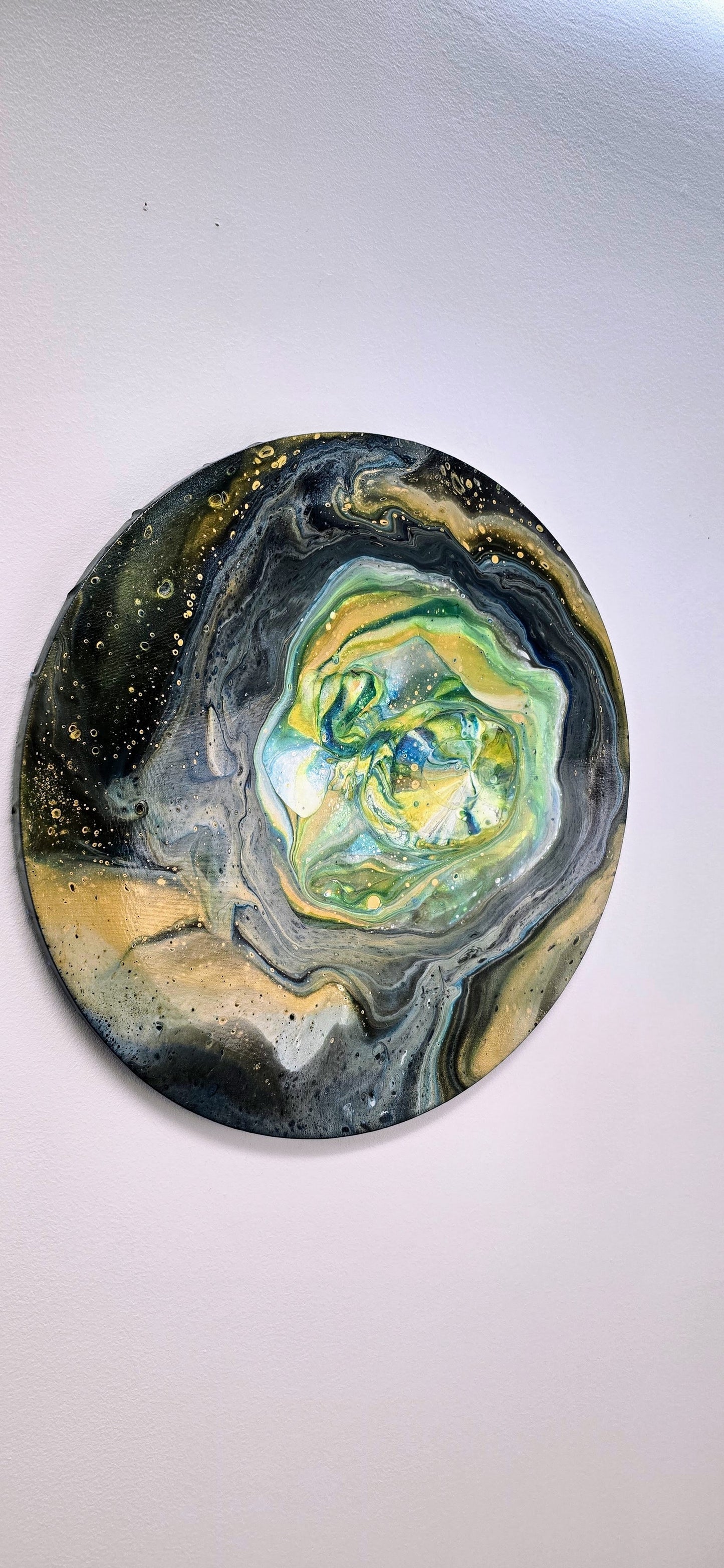 Oko Gazowego Giganta – Okrągły Obraz Abstrakcyjny Pouring Art 50 cm