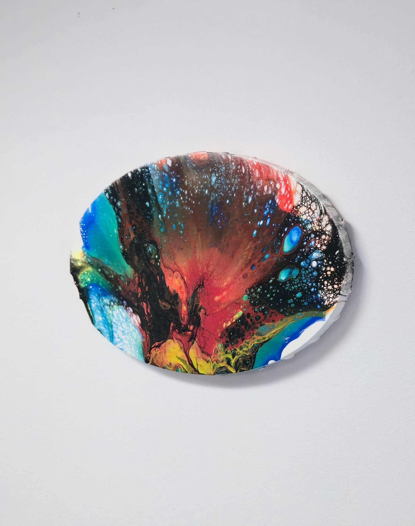 Kosmiczna Komórka – Owalny Obraz Abstrakcyjny Pouring Art 20x30 cm