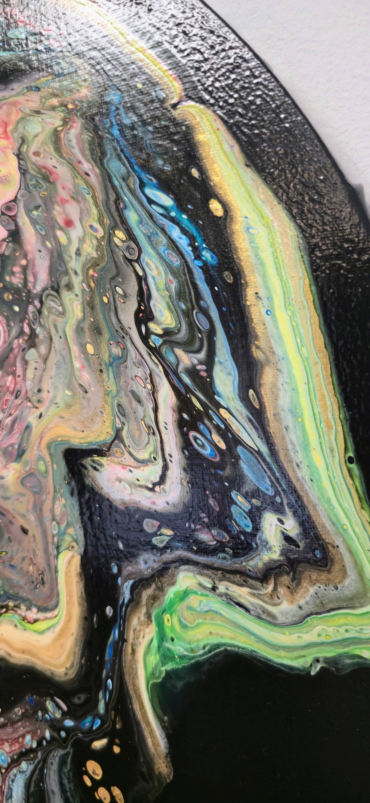 Strażnik Umysłu – Okrągły Obraz Abstrakcyjny Pouring Art 50 cm