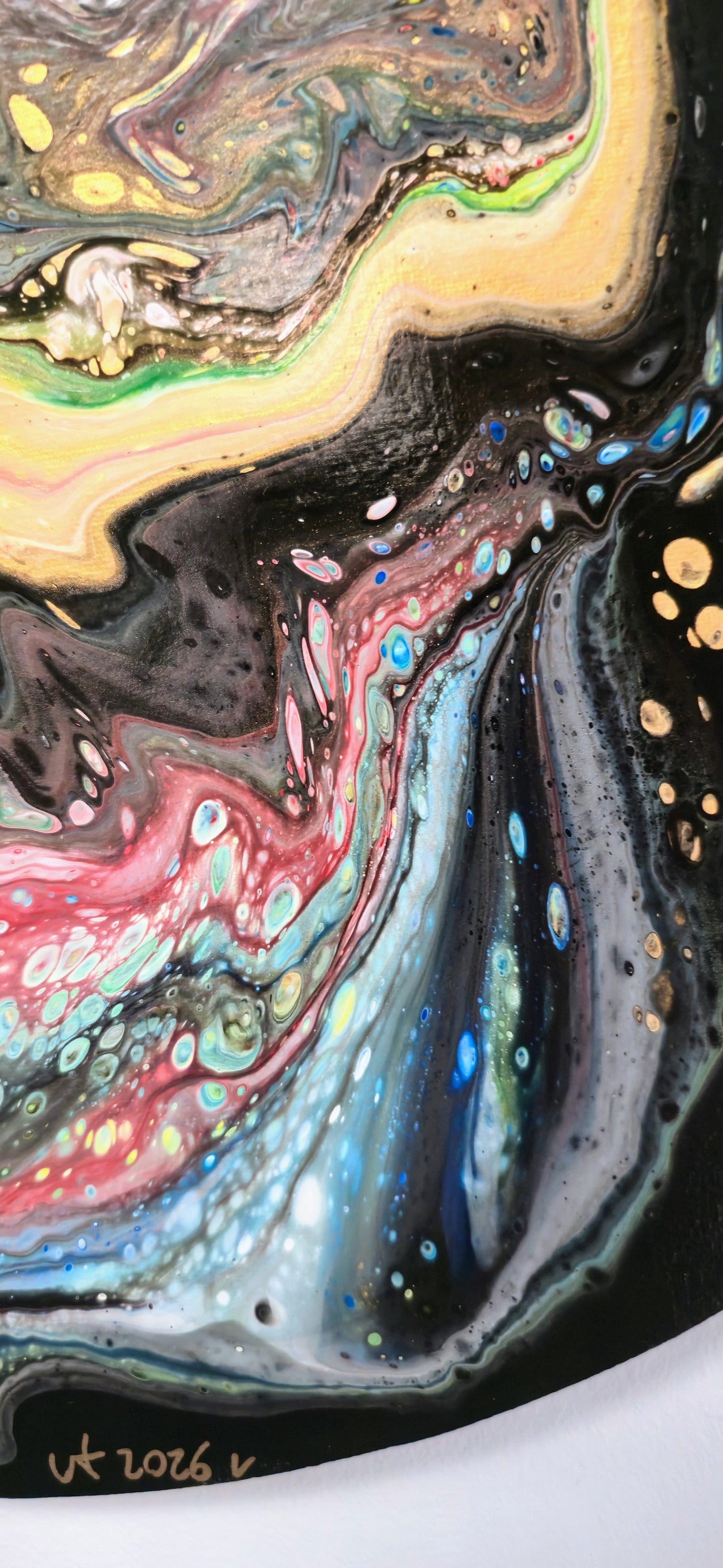 Strażnik Umysłu – Okrągły Obraz Abstrakcyjny Pouring Art 50 cm