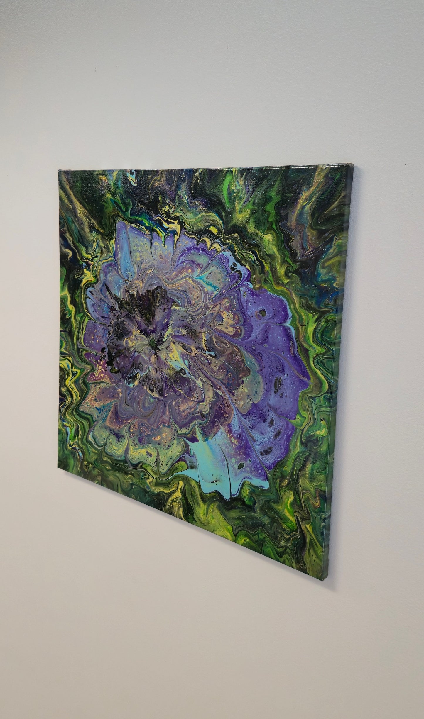 Fioletowy Sen Lasu – Obraz Abstrakcyjny Pouring Art (50x50 cm)