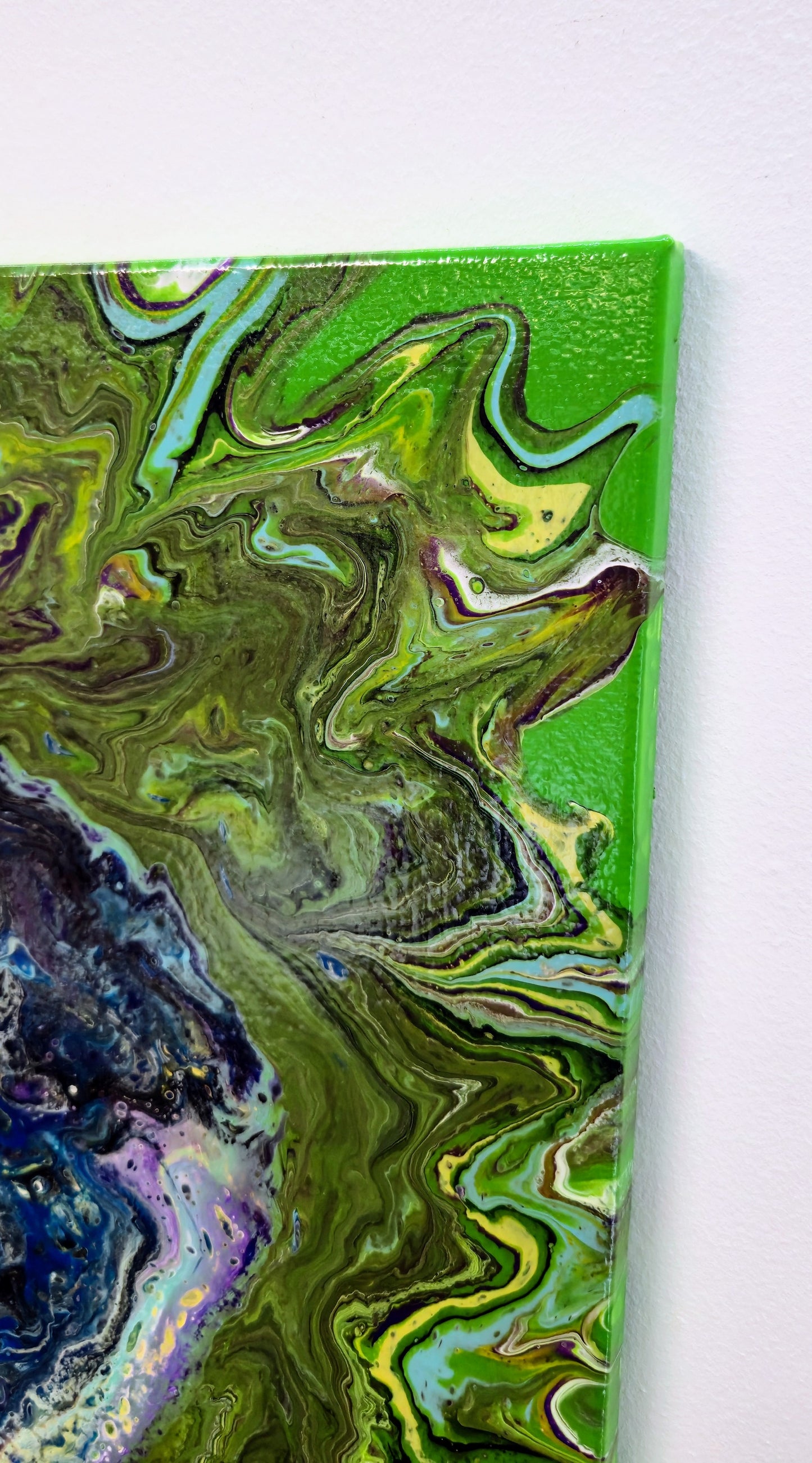 Kosmiczny Dinozaur – Obraz Abstrakcyjny Pouring Art (50x50 cm)