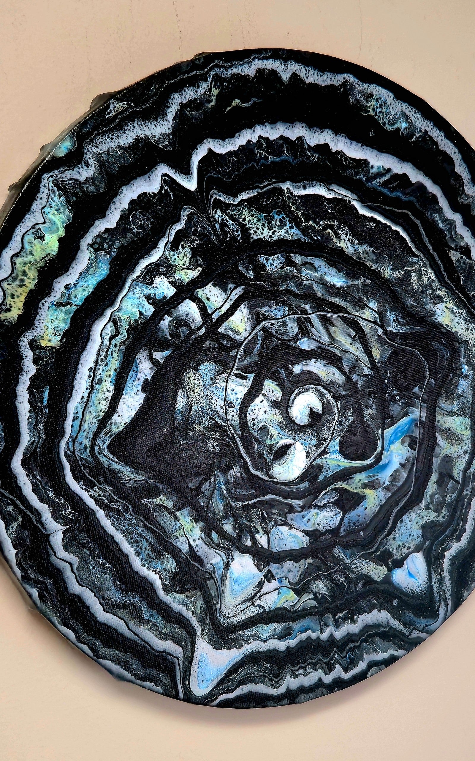 Okrągły obraz 30cm - Czerń Niebieski Biel Pouring Art